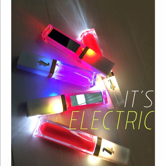 True Lipz Lustre Lipgloss Deep Raspberry/Gold-L035 - Picture 2 of 5